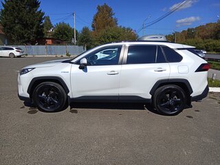 2021 Toyota RAV4 V (XA50), белый, 3695000 рублей, вид 2
