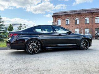 2020 BMW 5 серии 530i VII (G30/G31/G38) Рестайлинг, чёрный, 4200000 рублей, вид 3