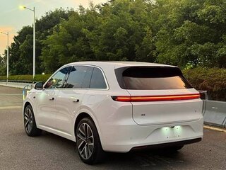 2025 Li Auto (Lixiang) L6 I, серебристый, 5500000 рублей, вид 4