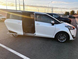 2017 Toyota Sienta II, белый, 1380000 рублей, вид 3