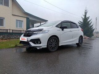 2018 Honda Fit III Рестайлинг, белый, 1230000 рублей, вид 1