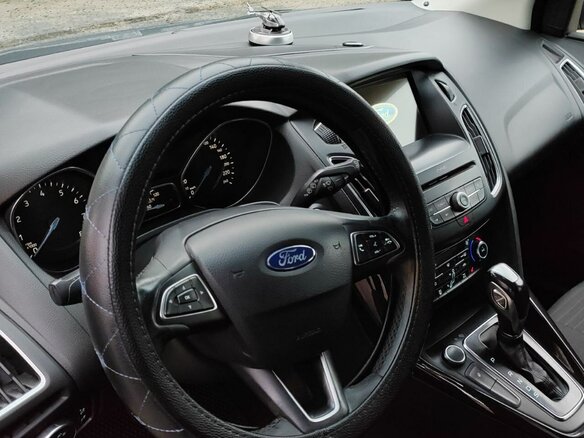 2017 Ford Focus III Рестайлинг, синий, 1200000 рублей - вид 4