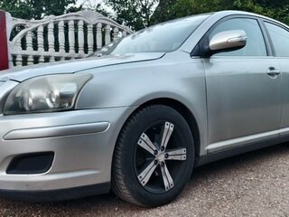 2008 Toyota Avensis II Рестайлинг, серебристый, 635000 рублей, вид 1