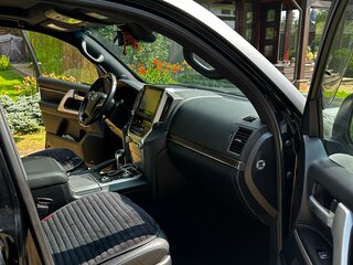 2019 Toyota Land Cruiser 200 Series Рестайлинг 2, чёрный, 6900000 рублей, вид 5