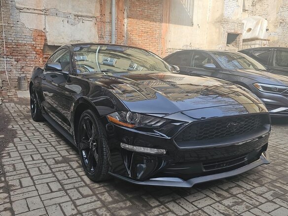 2023 Ford Mustang VI Рестайлинг, чёрный, 3190000 рублей - вид 6