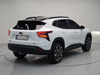 2023 Chevrolet Trax II, белый, 1650600 рублей, вид 2