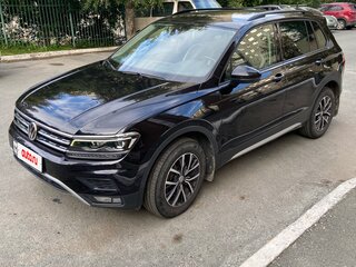 2020 Volkswagen Tiguan II, чёрный, 3600000 рублей, вид 2
