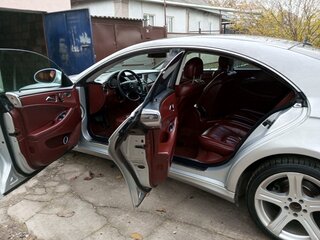 2005 Mercedes-Benz CLS 350 I (C219), серебристый, 1380000 рублей, вид 4
