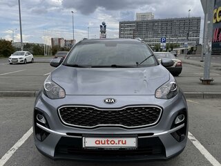 2019 Kia Sportage IV Рестайлинг, серебристый, 2000000 рублей, вид 2