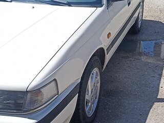 1988 Mazda 626 III (GD), белый, 200000 рублей, вид 1