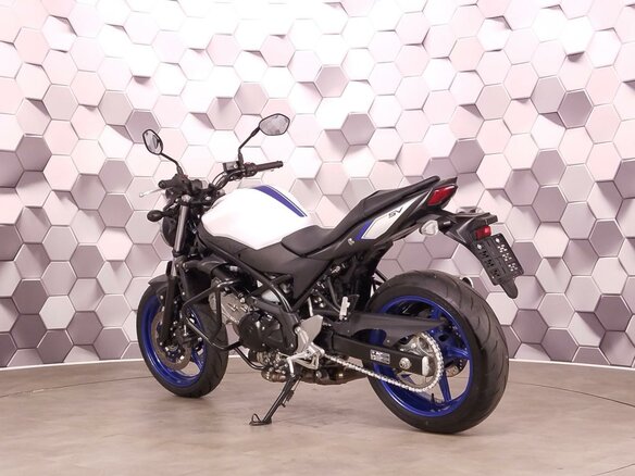 2017 Suzuki SV 650, белый - вид 7