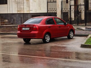 2008 Chevrolet Aveo I Рестайлинг, красный, 700000 рублей, вид 3