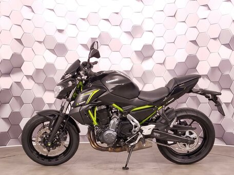 2018 Kawasaki Z 650, чёрный, 669000 рублей, вид 4