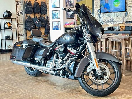 2020 Harley-Davidson CVO Street Glide, чёрный, 3150000 рублей, вид 4
