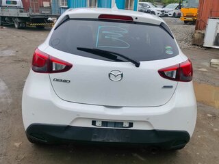 2018 Mazda Demio IV (DJ), белый, 1400000 рублей, вид 4