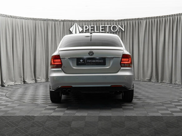 2018 Volkswagen Polo V Рестайлинг, серебристый, 1470000 рублей - вид 5