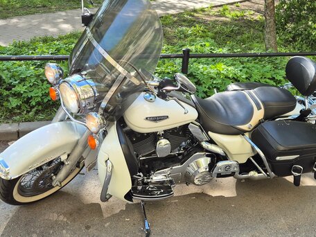 2004 Harley-Davidson Road King, белый, 886498 рублей, вид 2