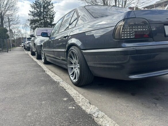 1998 BMW 7 серии 735i III (E38), серый, 650000 рублей - вид 1