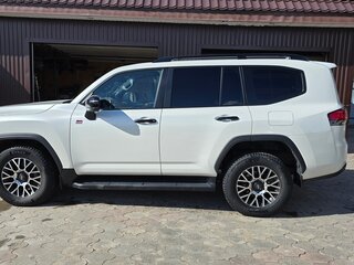 2021 Toyota Land Cruiser 300 Series, белый, 11000000 рублей, вид 5