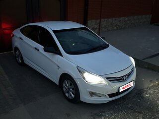 2015 Hyundai Solaris I Рестайлинг, белый, 850000 рублей, вид 3