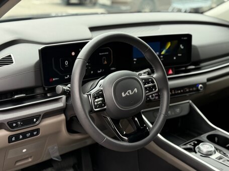 2026 Kia Carnival IV Рестайлинг, серый, 6640000 рублей, вид 3
