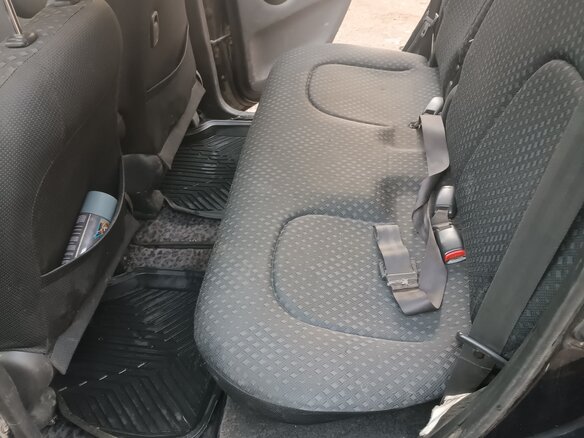 2003 Toyota FunCargo, чёрный, 400000 рублей - вид 7