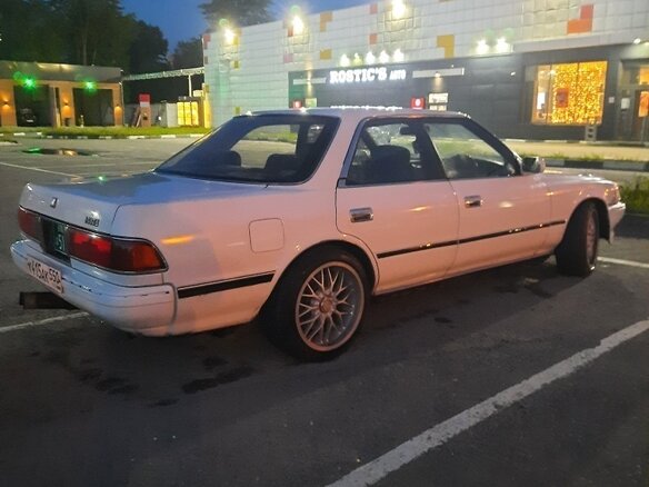 1990 Toyota Mark II VI (X80), белый, 810000 рублей - вид 5