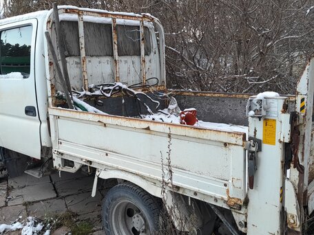 2001 Toyota Dyna, белый, 1900000 рублей, вид 1