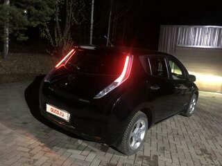 2012 Nissan Leaf I (ZE0/AZE0), чёрный, 700000 рублей, вид 2