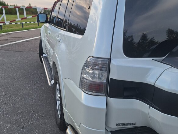 2015 Mitsubishi Pajero IV Рестайлинг 2, белый, 2330000 рублей - вид 11