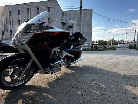 2008 Victory Vision Tour, красный, 1000000 рублей, вид 4