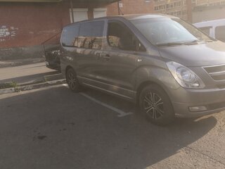 2010 Hyundai H-1 II, серый, 1500000 рублей, вид 2
