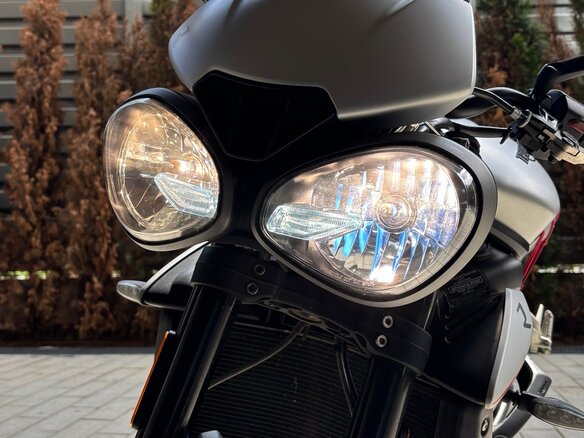 2018 Triumph Street Triple, серый, 700000 рублей - вид 12