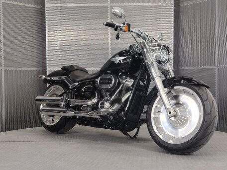 2021 Harley-Davidson Fat Boy, чёрный, 2099000 рублей, вид 2