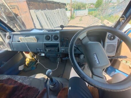 1995 Toyota Dyna, синий, 550000 рублей, вид 1