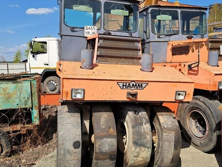 2001 Hamm GRW Series (10-24), красный, 2200000 рублей, вид 1