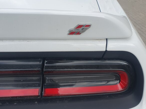 2020 Dodge Challenger III Рестайлинг 2, белый, 3450000 рублей - вид 9