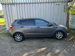 2013 Kia Rio 5-speed III, серый, 775000 рублей, вид 2