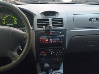 2004 Kia Rio I Рестайлинг, серебристый, 390000 рублей, вид 2