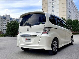2012 Honda Freed I Рестайлинг, белый, 1255000 рублей, вид 3