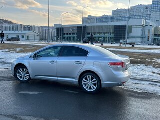 2009 Toyota Avensis III, серебристый, 900000 рублей, вид 2