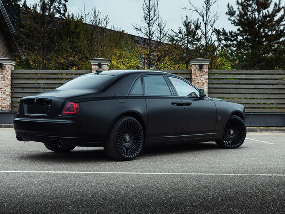 2017 Rolls-Royce Ghost Black Badge I Рестайлинг (Series II), чёрный, 14500000 рублей - вид 4