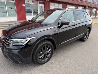 2023 Volkswagen Tiguan Allspace II Рестайлинг, чёрный, 2100000 рублей, вид 1