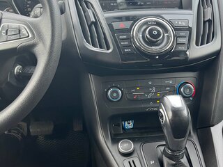 2017 Ford Focus III Рестайлинг, белый, 1400000 рублей, вид 5