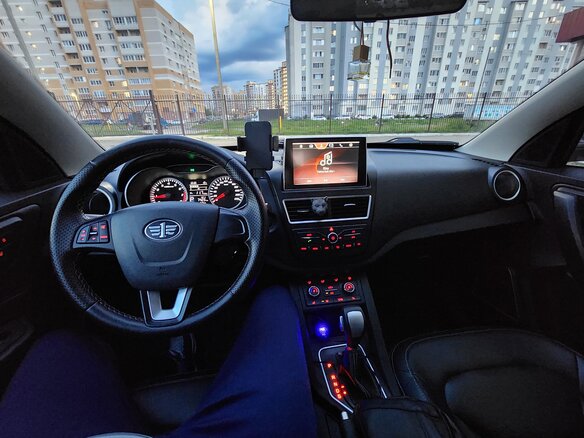 2020 FAW Besturn X40 I, белый - вид 10