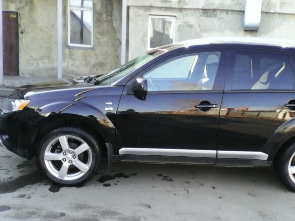 2008 Mitsubishi Outlander II, чёрный - вид 2