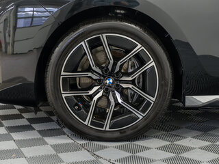 2026 BMW 7 серии 740d xDrive VII (G70), чёрный, 16490000 рублей, вид 4