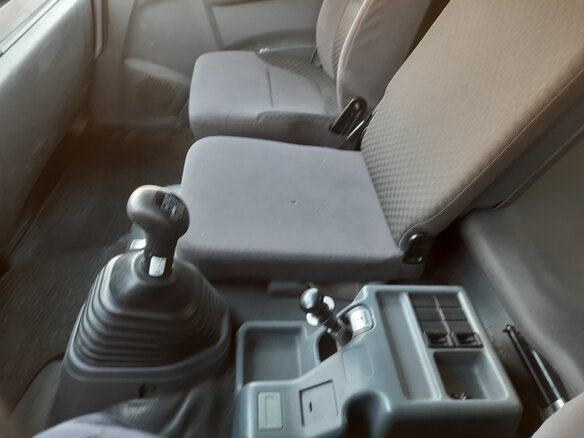 2018 Isuzu Forward (F-Series), белый, 4500000 рублей - вид 1