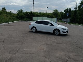 2012 Opel Astra J Рестайлинг, белый, 650000 рублей, вид 2