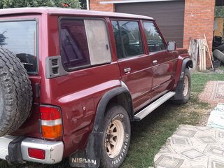 1990 Nissan Patrol IV (Y60), красный, 1100000 рублей, вид 4